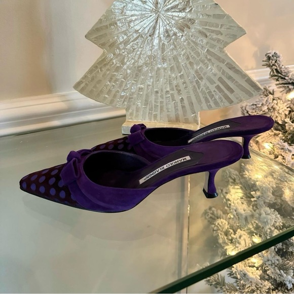 Manolo Blahnik - Purple Polkadot Bow Suede Mules - Picture 6 of 8